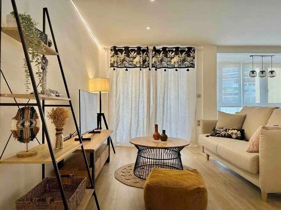 アパート Pepes Suite 3 Habitaciones & Parking トレモリノス